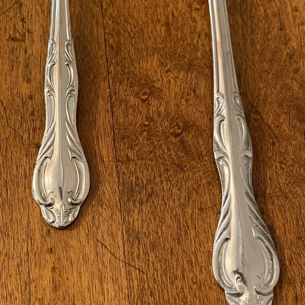 Victoria Stainless Steel Flatware Japan 2 Dinner Forks 2 Teaspoons
